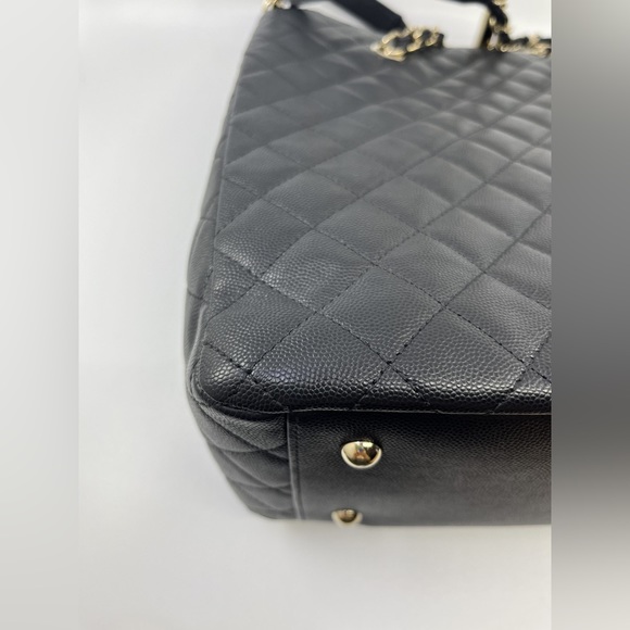 Chanel Caviar Pocket Large Tote - Picture 10 of 16